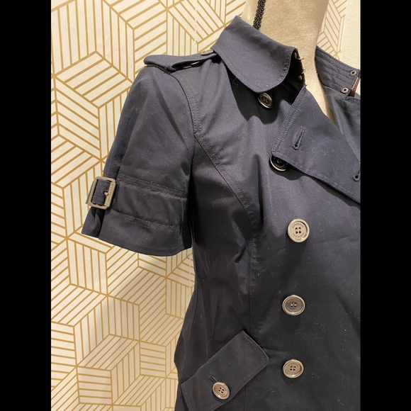 ❌SOLD❌ BURBERRY (Rare) Short-sleeved Double-breasted Top - Picture 4 of 7